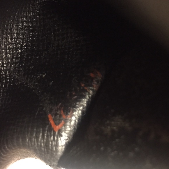 SOLD Vintage Louis Vuitton Epi Wallet - Picture 8 of 8